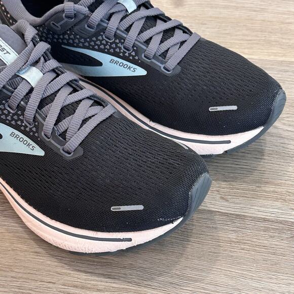 Brooks Women's Black and White Sneakers - Picture 2 of 11